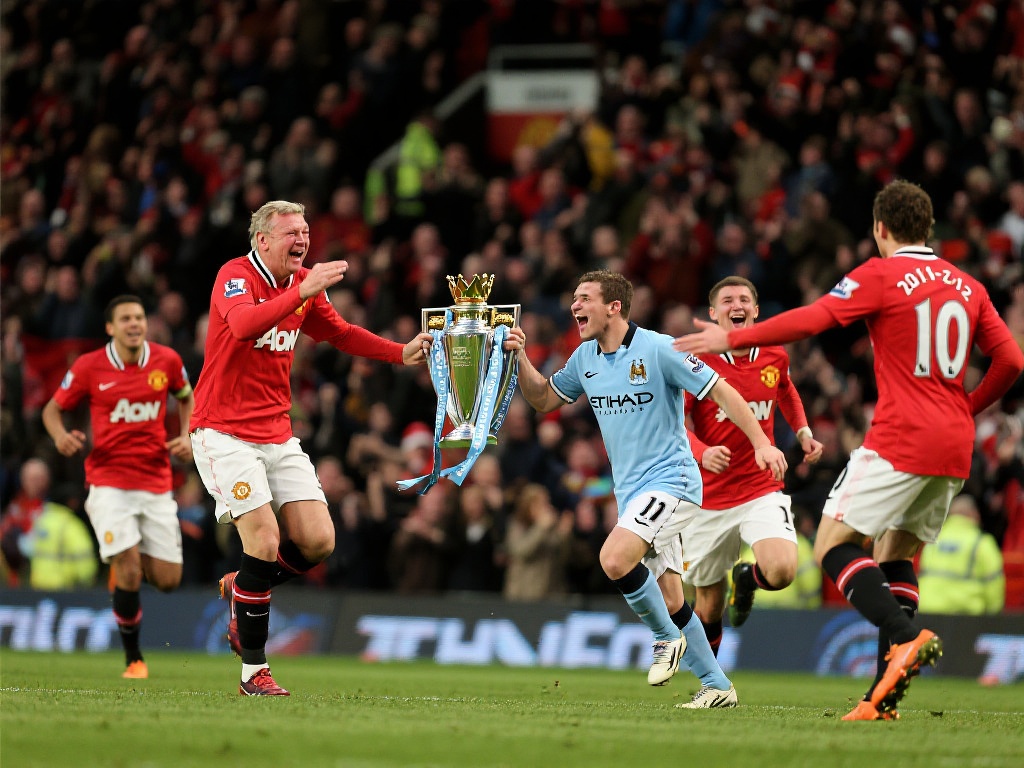 新利luck18带你畅游英超历史辉煌精彩瞬间 曼联与曼城的2011-2012赛季对决堪称经典中的